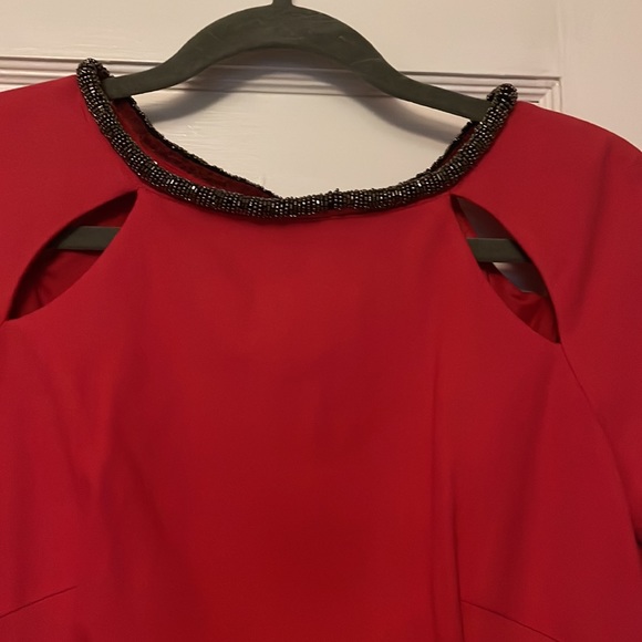 Elegant dress - Picture 2 of 6